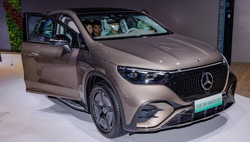 Mercedes-Benz EQE SUV