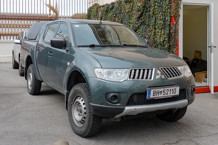 Mitsubishi L200