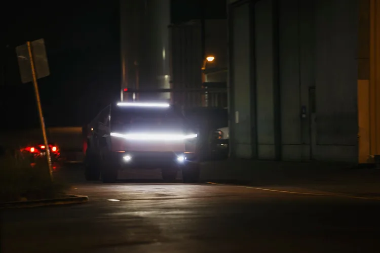 Tesla Cybertruck – Test, Preise und Bewertung bei TrueAuto