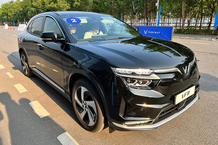 VinFast VF 8
